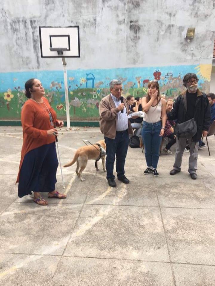 Diretor da ACAPO a dicursar no momento da entrega de uma bengala a um associado.