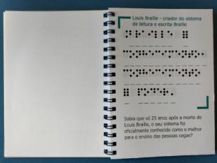 Interior do caderno onde é possível ver-se um dos desafios propostos bem como uma curiosidade sobre Louis Braille
