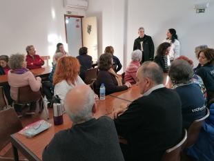 Jaime Oliveira, Secretário da Direção da Delegação do Porto, e Júlia Anileiro, fundadora da LuduScience – Ideias e Ciências, durante a ação de sensibilização