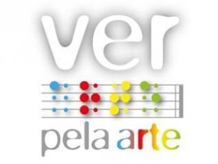 Logótipo Ver pela Arte: pauta musical com notas coloridas.